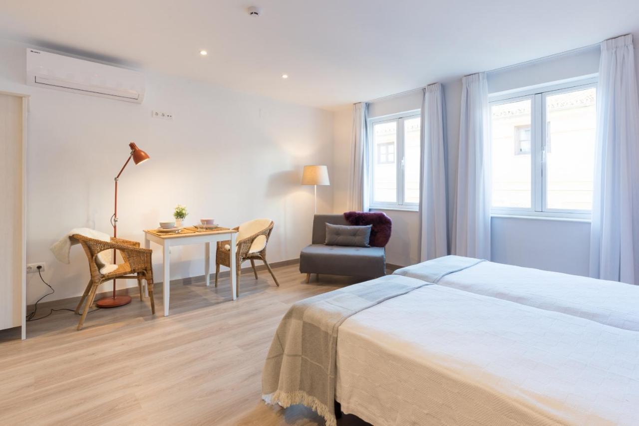 Апартаменты Sharingco Atarazanas Premium Loft VI Малага Экстерьер фото